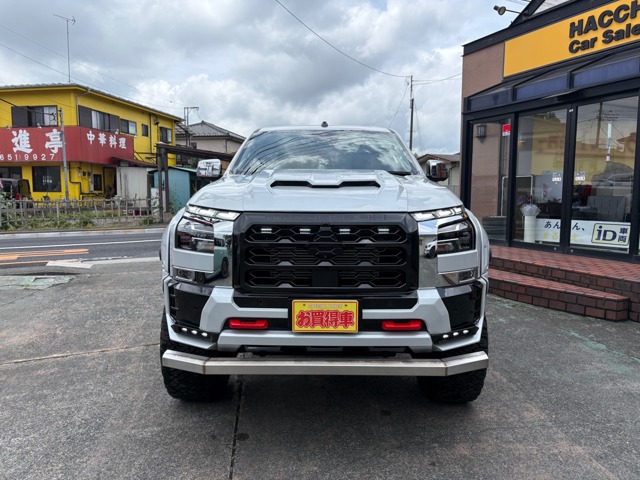 Mitsubishi Triton 2