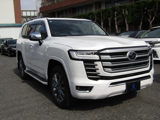 Toyota Land Cruiser 300 2