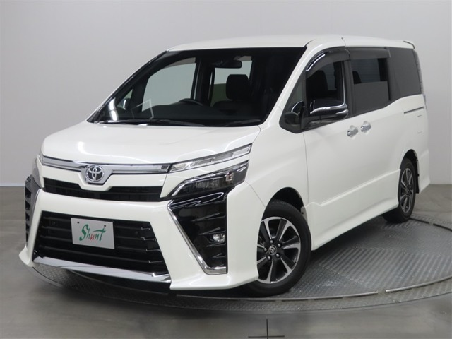 Toyota Voxy 1