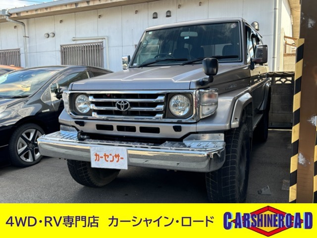Toyota Land Cruiser 70 2
