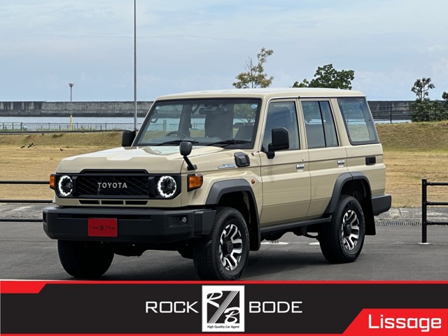 Toyota Land Cruiser 70 2