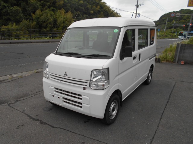 Mitsubishi Minicab Van 1
