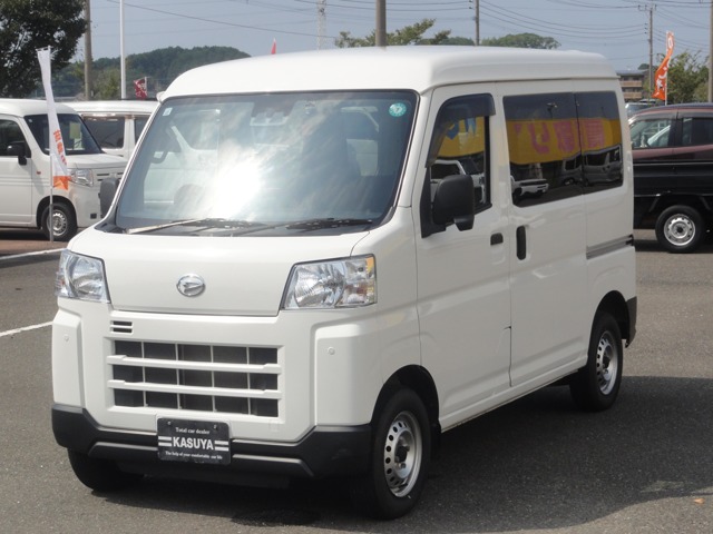 Daihatsu Hijet Cargo 1