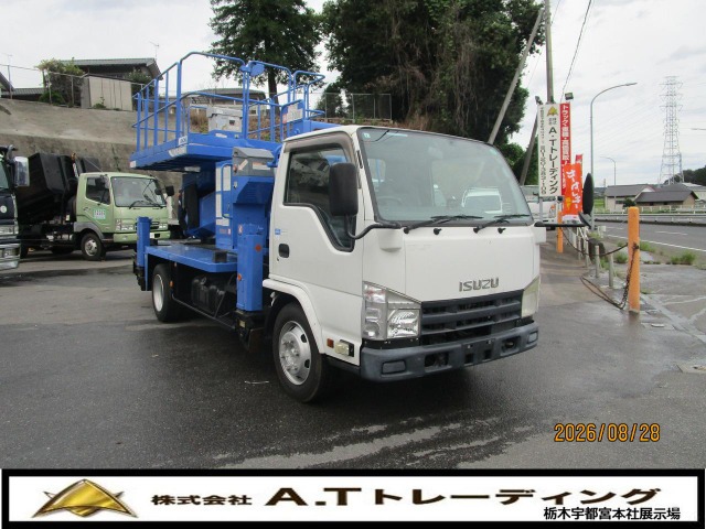 2011 Isuzu Elf