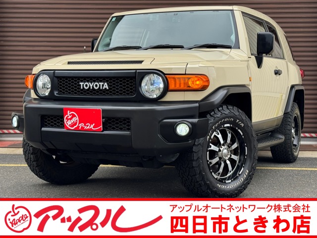 Toyota FJ Cruiser 2