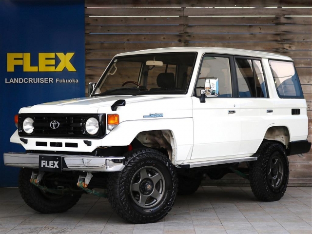 Toyota Land Cruiser 70 2