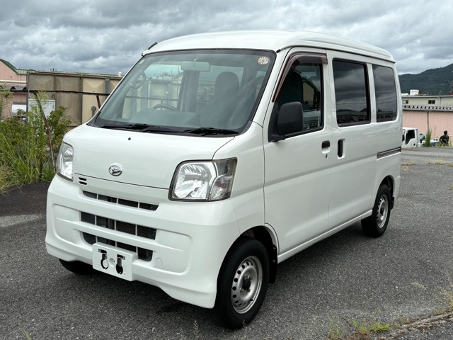 Daihatsu Hijet Cargo 1