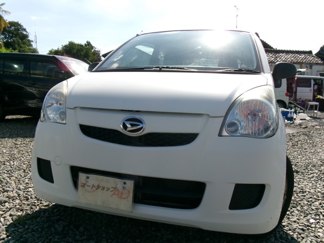 Daihatsu Mira 1