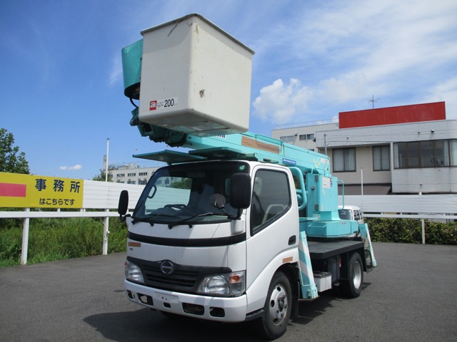 Hino Dutro 1
