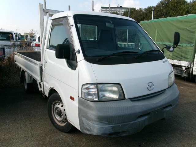 Mazda Bongo Truck 1