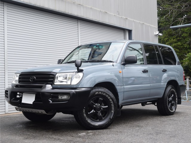Toyota Land Cruiser 100 2