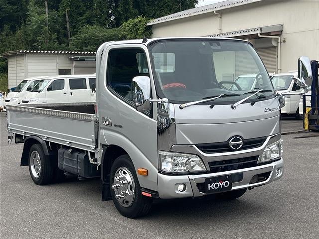 Hino Dutro 1