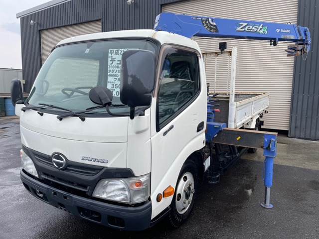 Hino Dutro 1