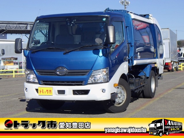 Hino Dutro Hybrid 1