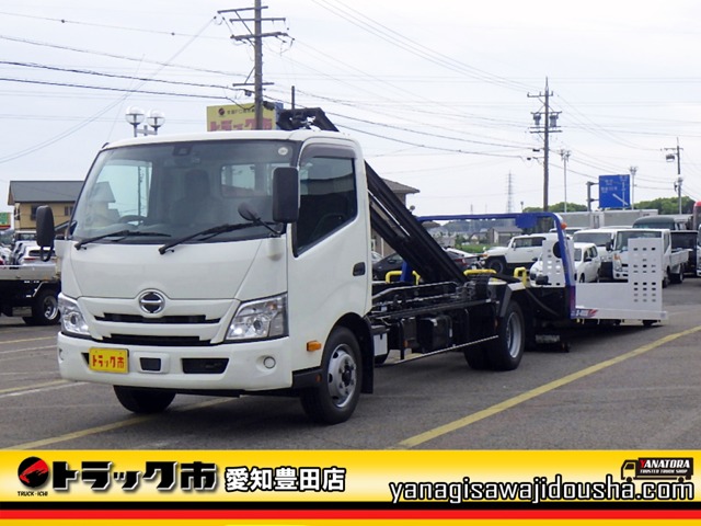 Hino Dutro 1