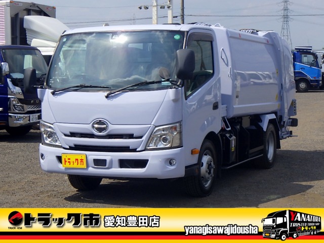 Hino Dutro 1