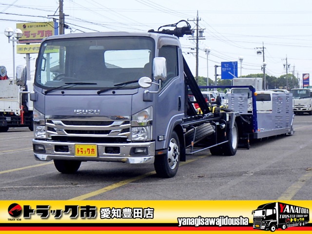 2015 Isuzu Elf