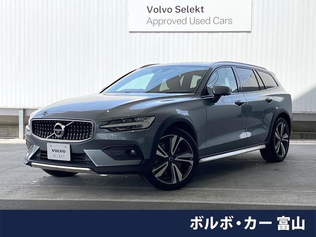 2019 Volvo V60 Cross Country