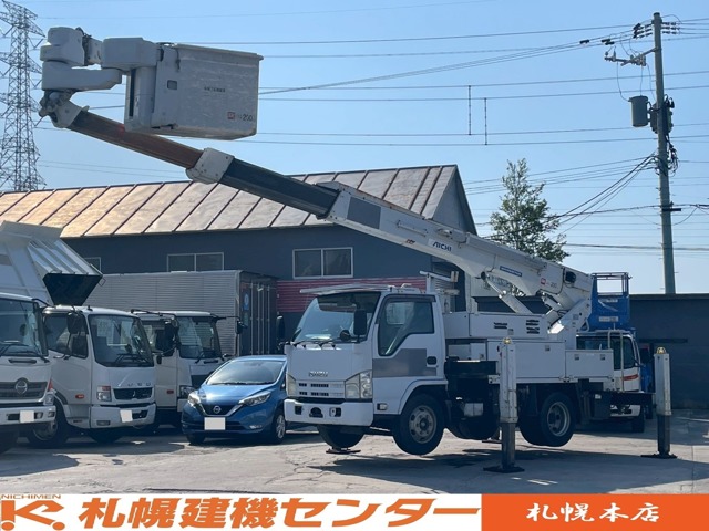 Isuzu Elf 1