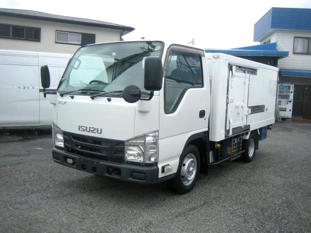 2018 Isuzu Elf