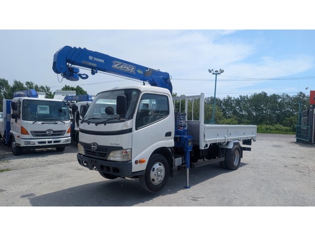 Hino Dutro 1