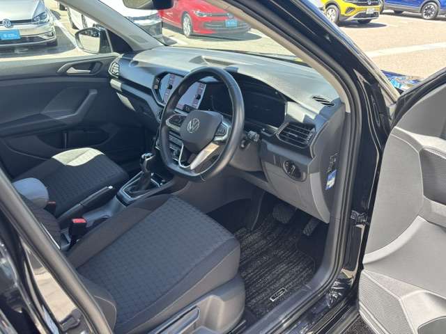 Volkswagen T-Cross 11