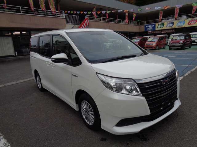 Toyota Noah 3