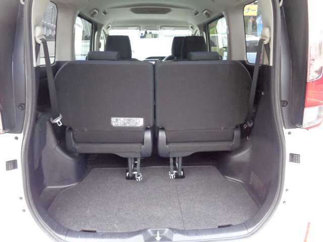 Toyota Noah 9