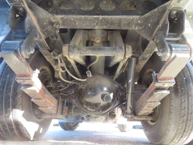 Isuzu Elf 10