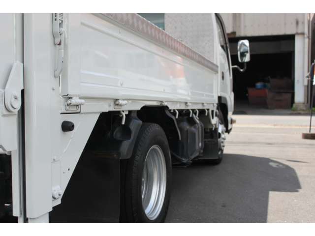 Isuzu Elf 6