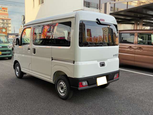 Daihatsu Hijet Cargo 7