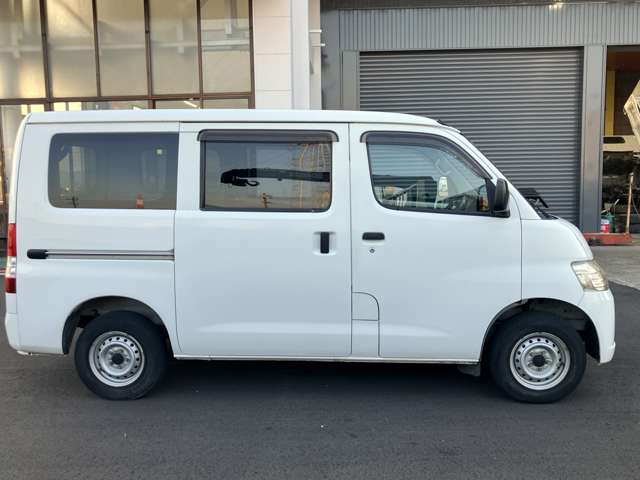 Toyota Town Ace Van 7