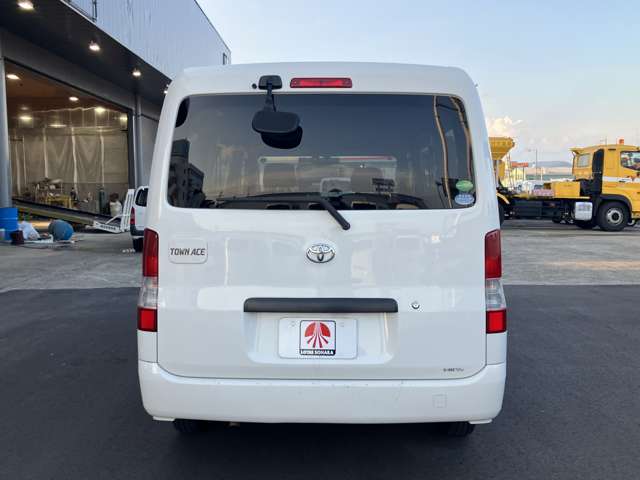 Toyota Town Ace Van 9