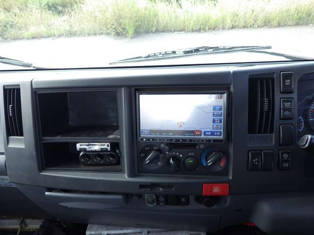 Isuzu Elf 12