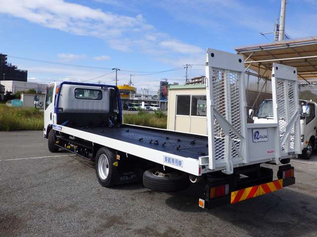 Isuzu Elf 2