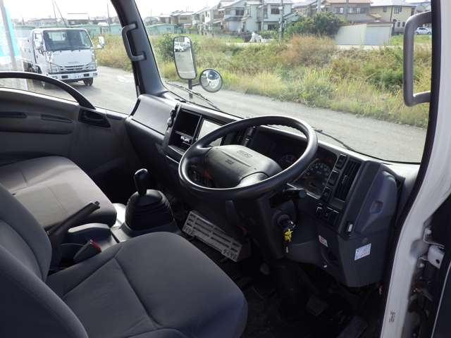 Isuzu Elf 9