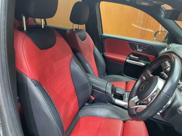 Mercedes-Benz GLB 6