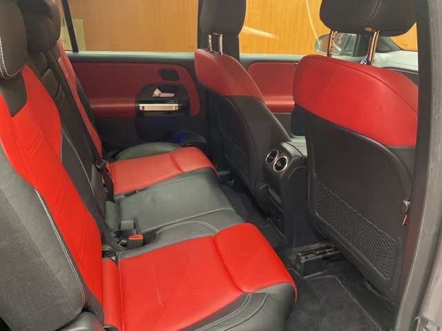 Mercedes-Benz GLB 7