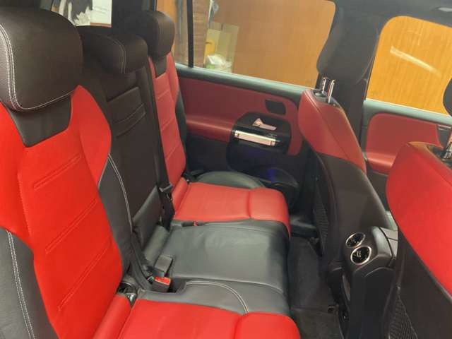 Mercedes-Benz GLB 8
