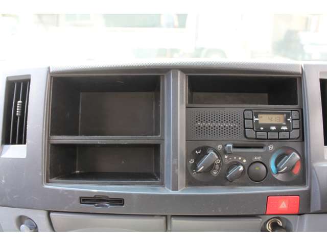 Isuzu Elf 12