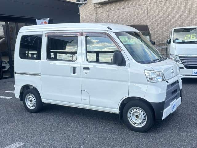 Daihatsu Hijet Cargo 4