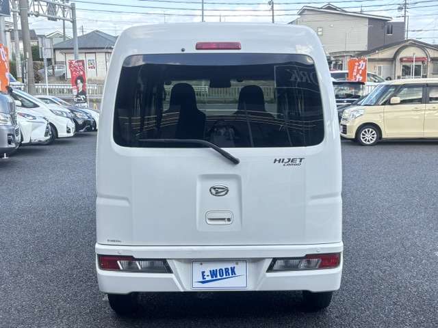 Daihatsu Hijet Cargo 6