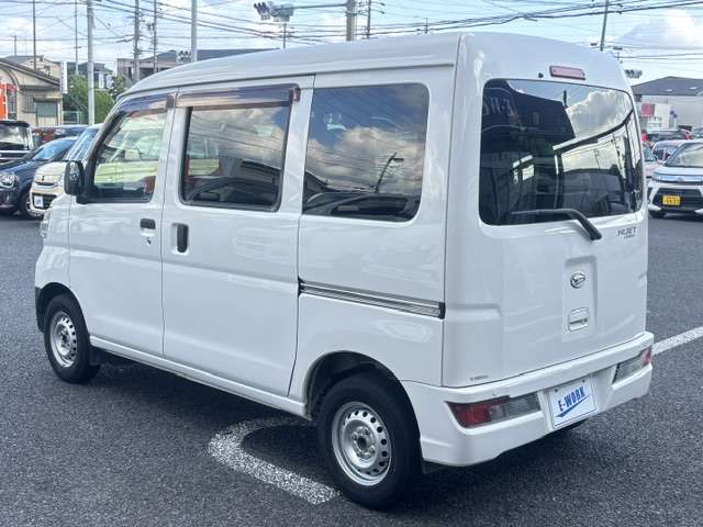 Daihatsu Hijet Cargo 7