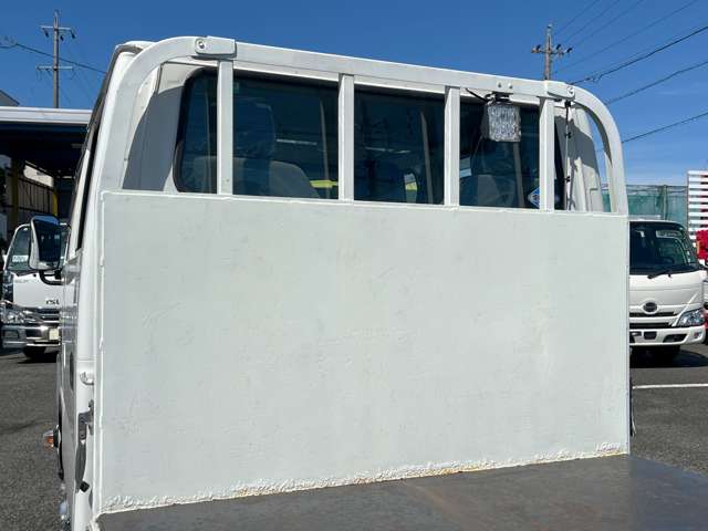 Isuzu Elf 12