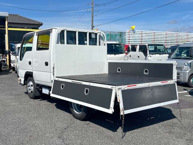 Isuzu Elf 7