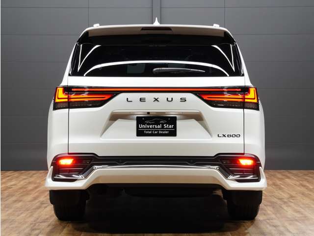 Lexus LX 11