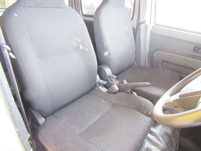 Daihatsu Hijet Cargo 6