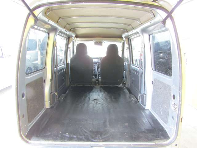 Daihatsu Hijet Cargo 10
