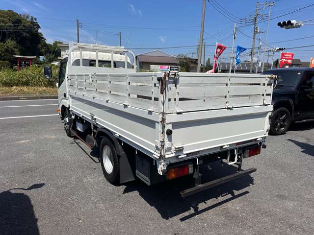 Hino Dutro 11