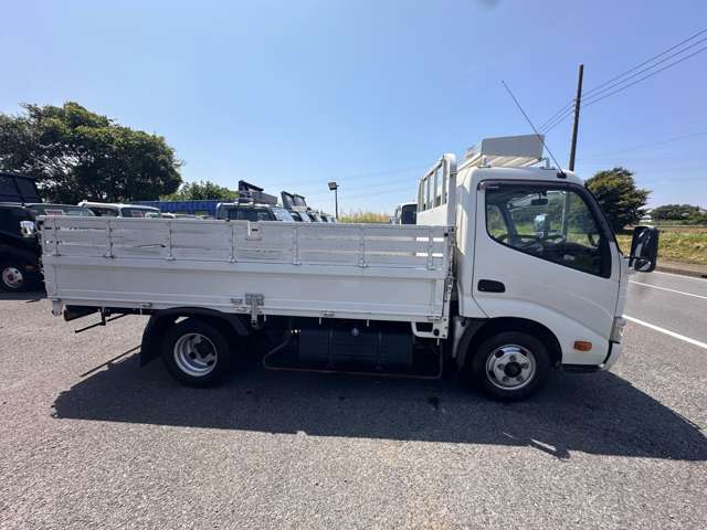 Hino Dutro 7